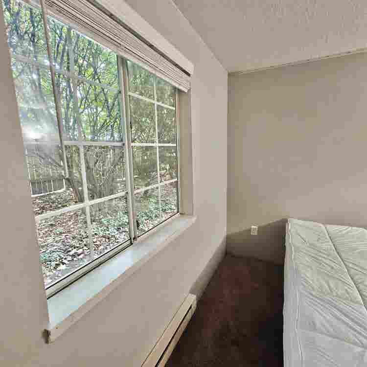 Furnished room for rent - Van Mall