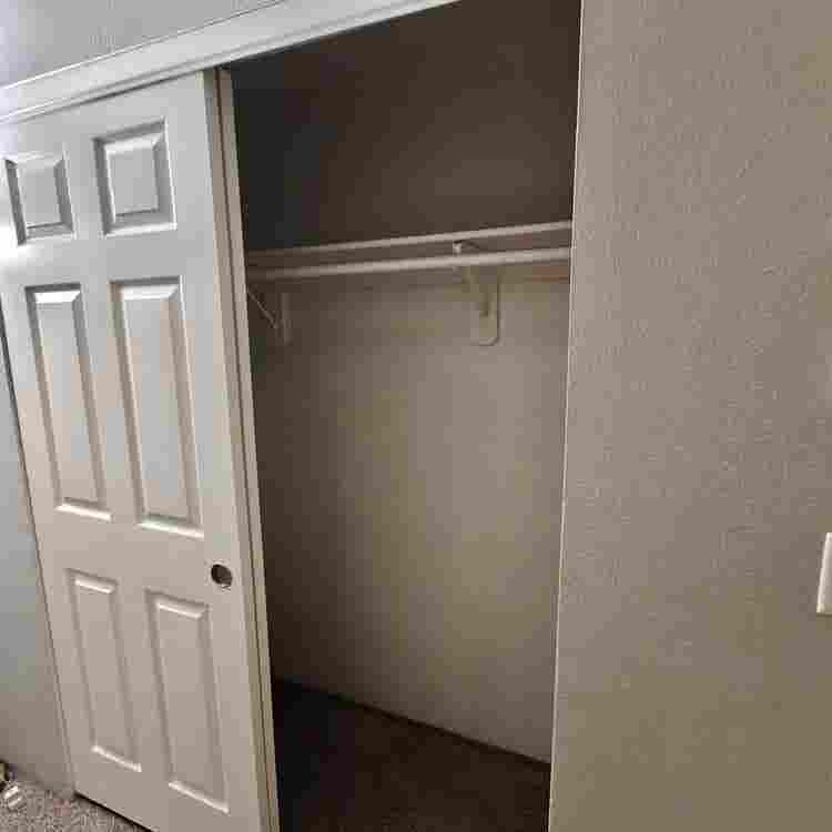 Furnished room for rent - Van Mall
