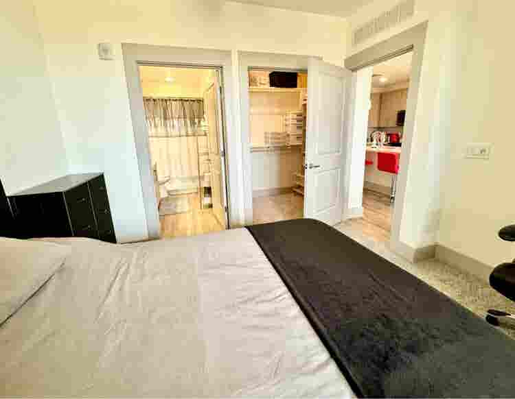 Private room, shared apt