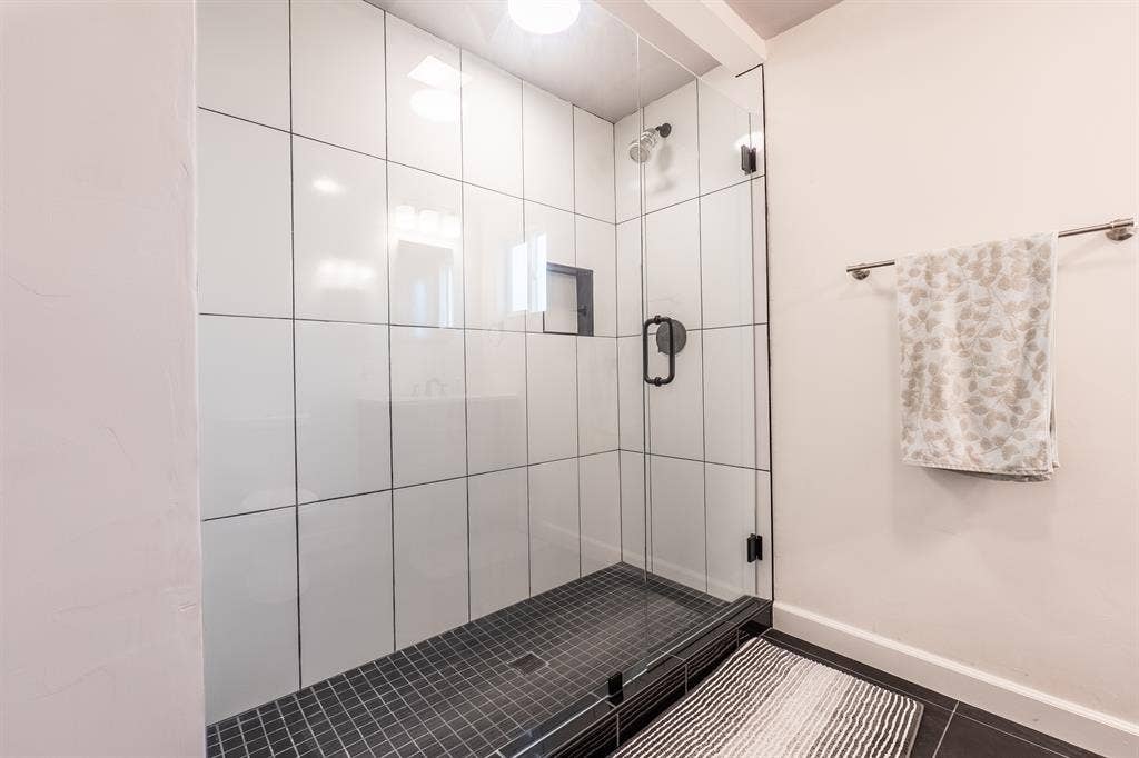 Private Room Near Skyharbor