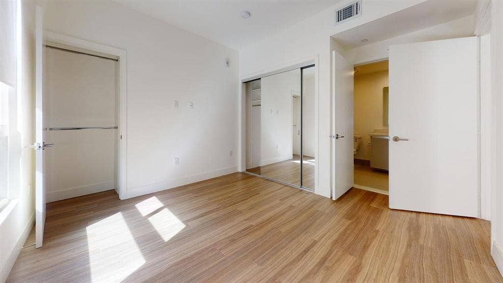 2 BR in Los Angeles