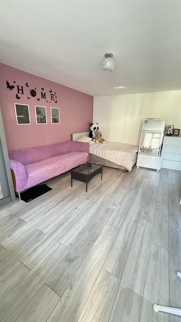 Ensuit fully furnished room