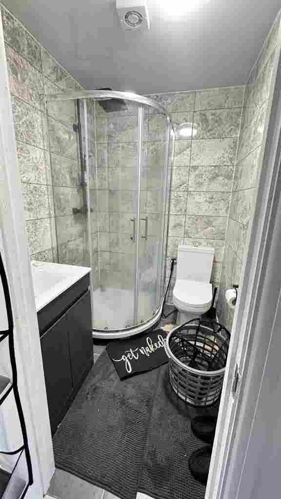 Ensuit fully furnished room