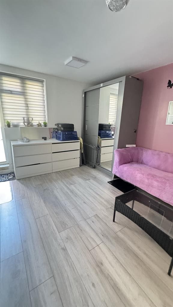 Ensuit fully furnished room