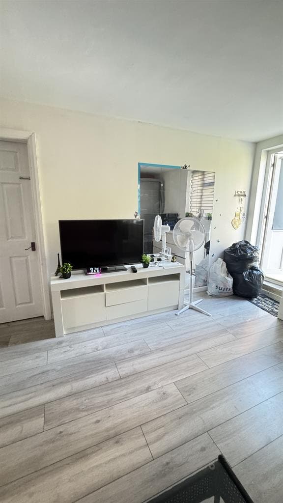 Ensuit fully furnished room