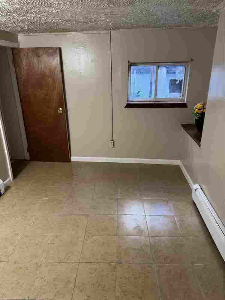 2 bedroom step down grown floor apt