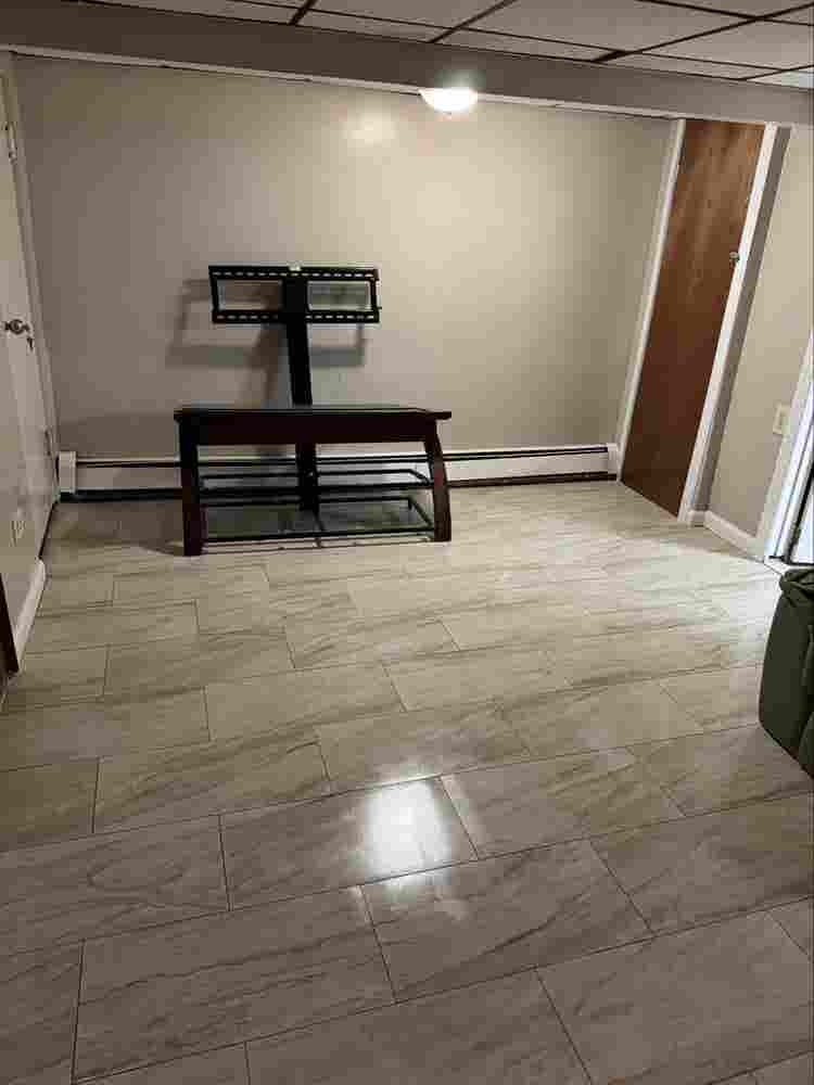 2 bedroom step down grown floor apt