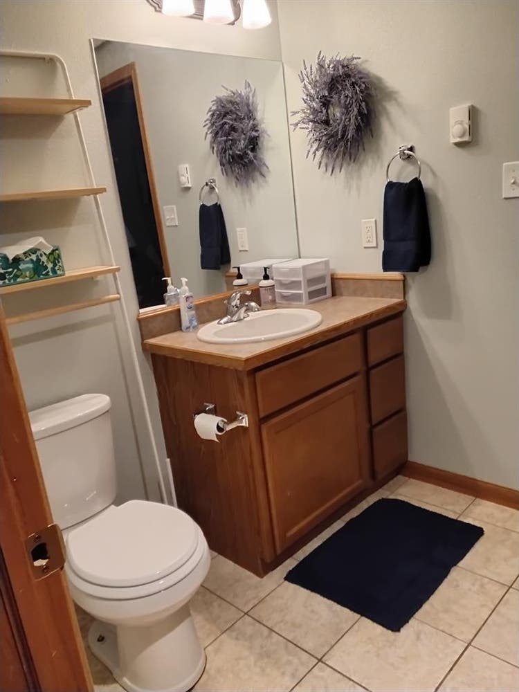 Furnished room in clean condo