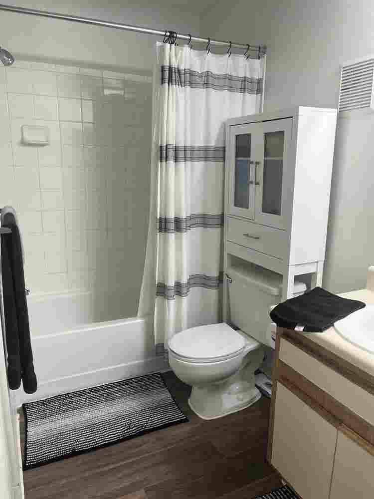 Master Bed/Bathroom near Downtown