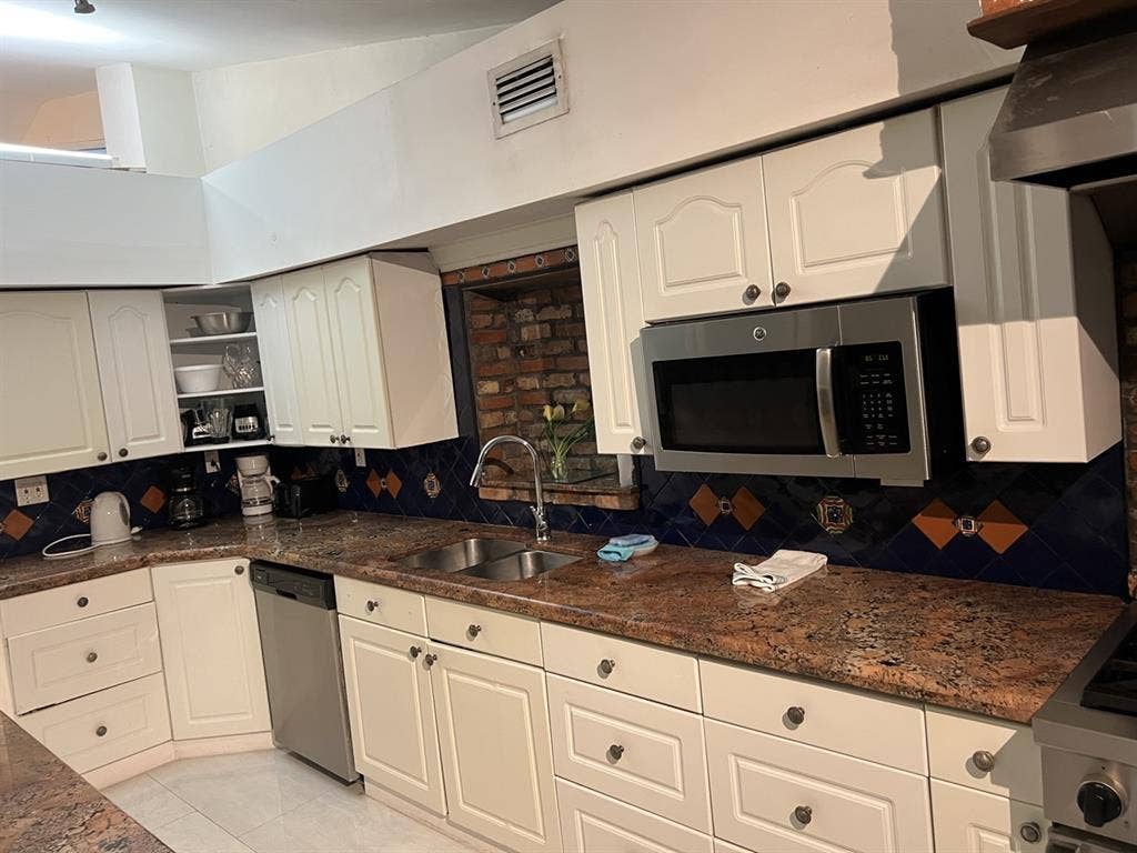 Fully Furnished Shared Room