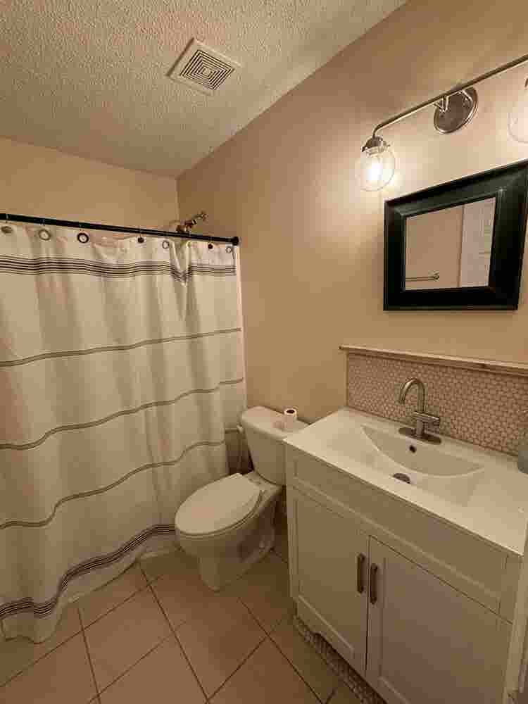 Private room and bathroom