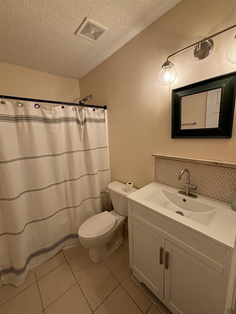 Private room and bathroom