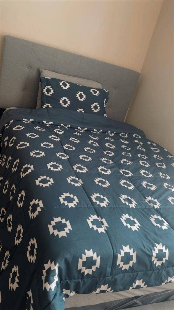 1 bed with private bath in a b