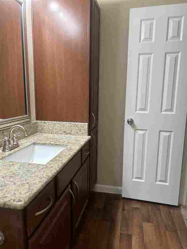 1 bed with private bath in a b