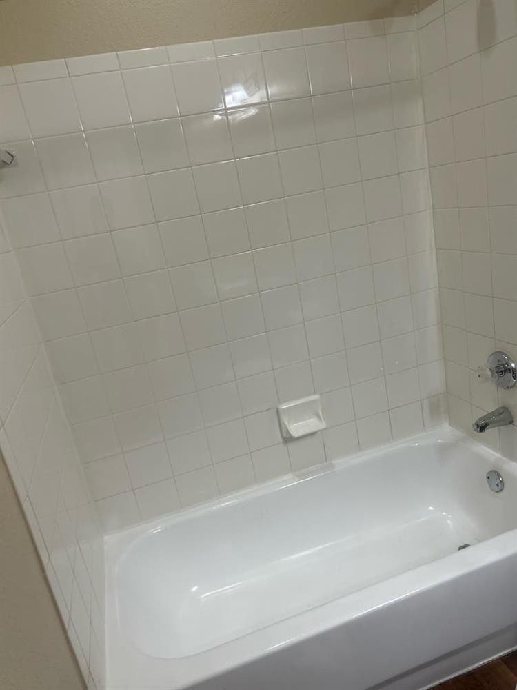 1 bed with private bath in a b