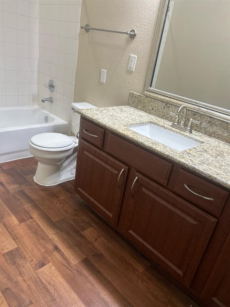 1 bed with private bath in a b