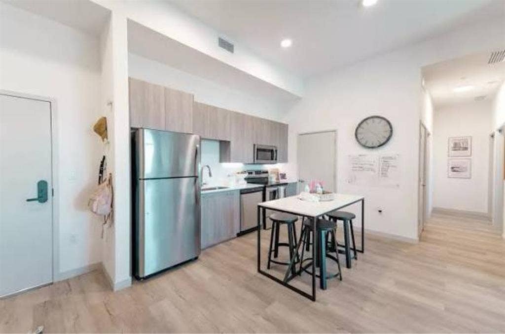 FIU/LAPIS MIAMI SUBLEASE