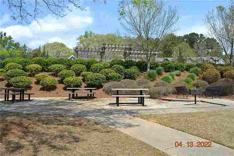 3 BR in East Point