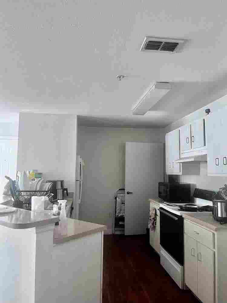 Looking for a Female Roommate