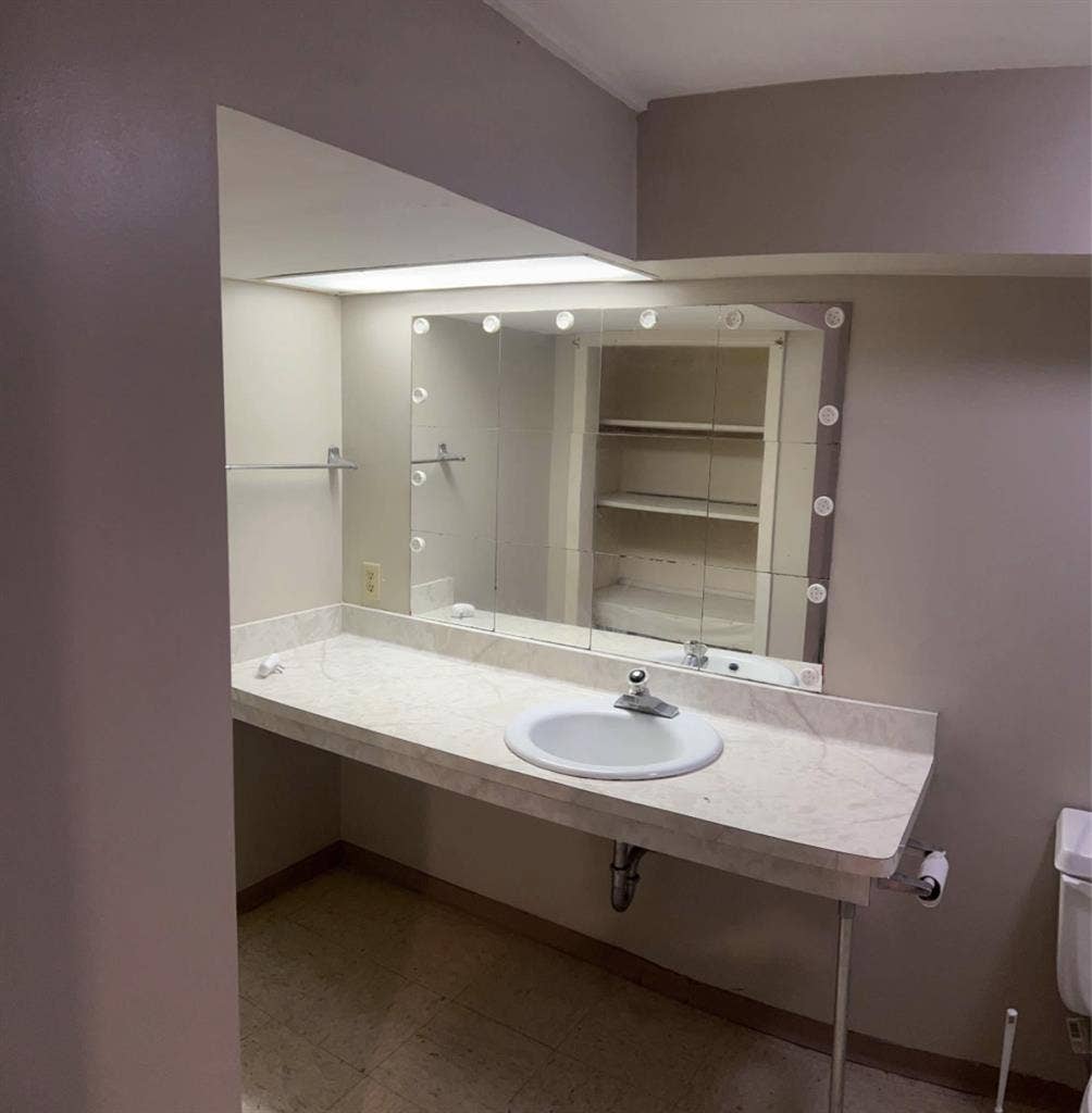 House - bath for rent