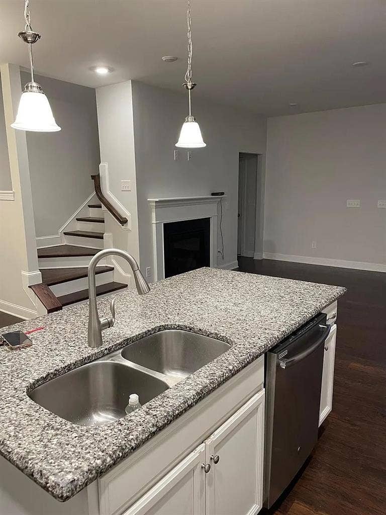 4 BR in Durham