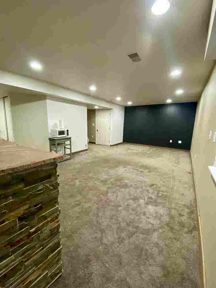 + SqFt Basement- Flex lease leng