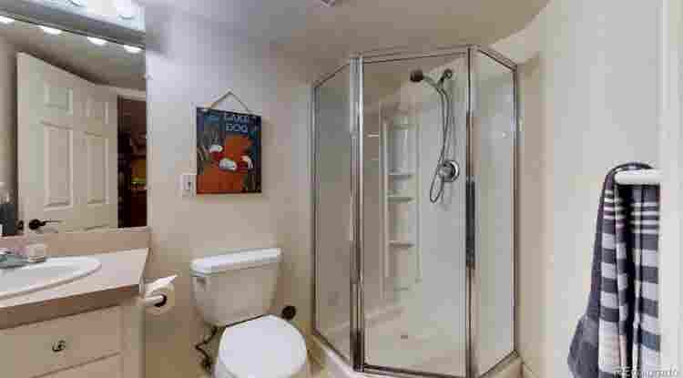 + SqFt Basement- Flex lease leng
