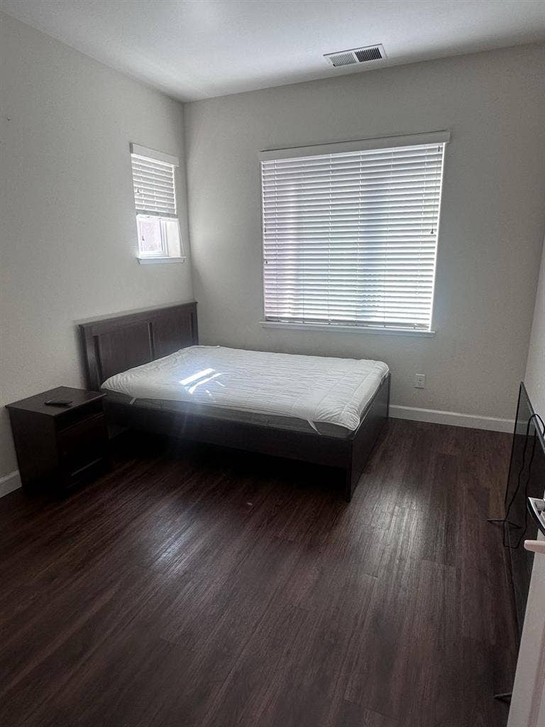 Room available now- Bills included!
