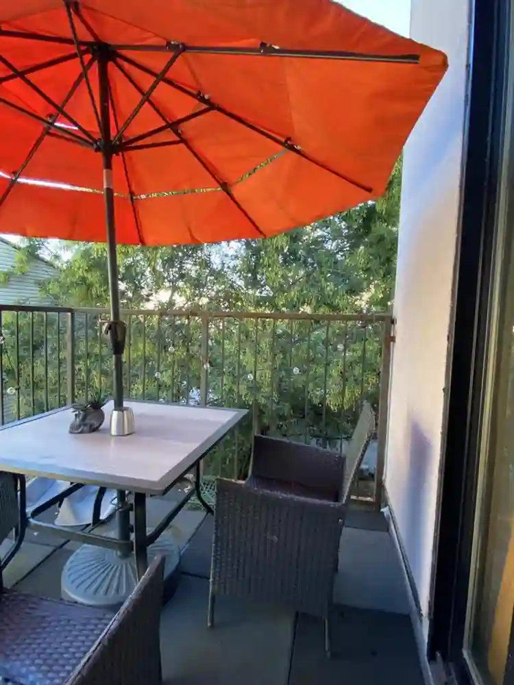 Need1 roommate for Nov 1st move in