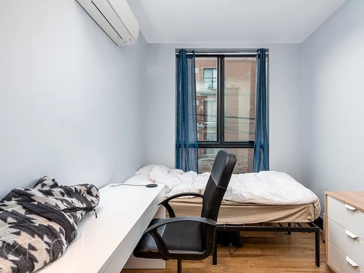 Need1 roommate for Nov 1st move in