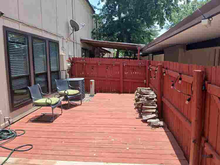 Private bed/bath utility included