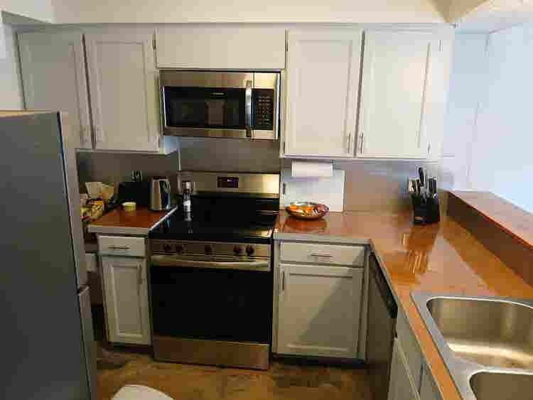Private bed/bath utility included