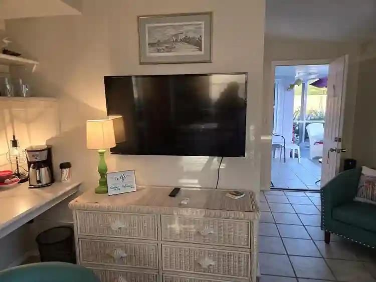 Paradise on Driftwood