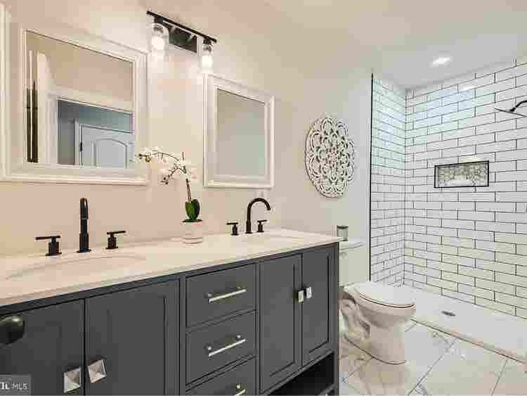 Master Room w/ Bath & Utilities