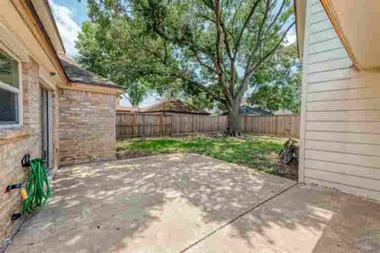 Looking for 1 roommate, great place