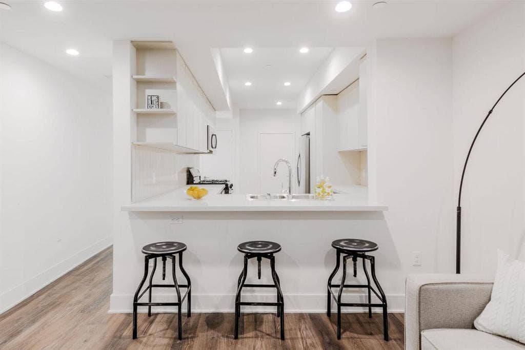 1 BR in Los Angeles