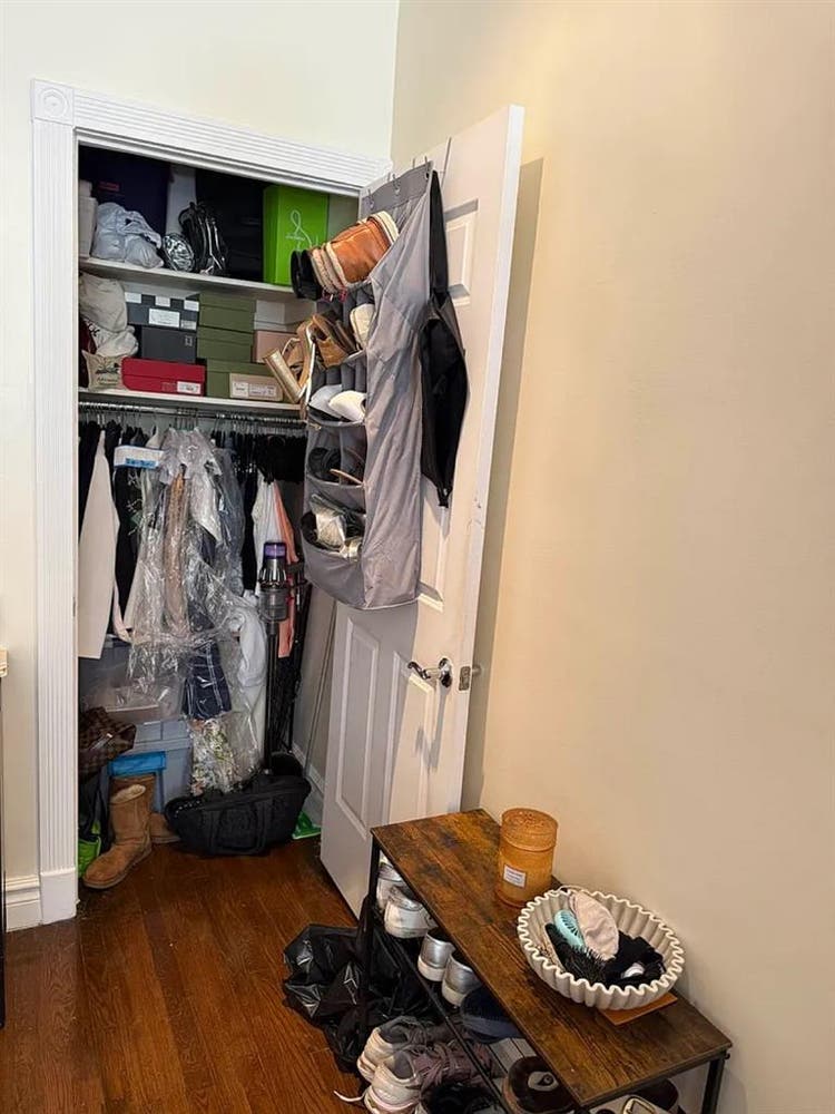 LARGE STUDIO FOR LEASE