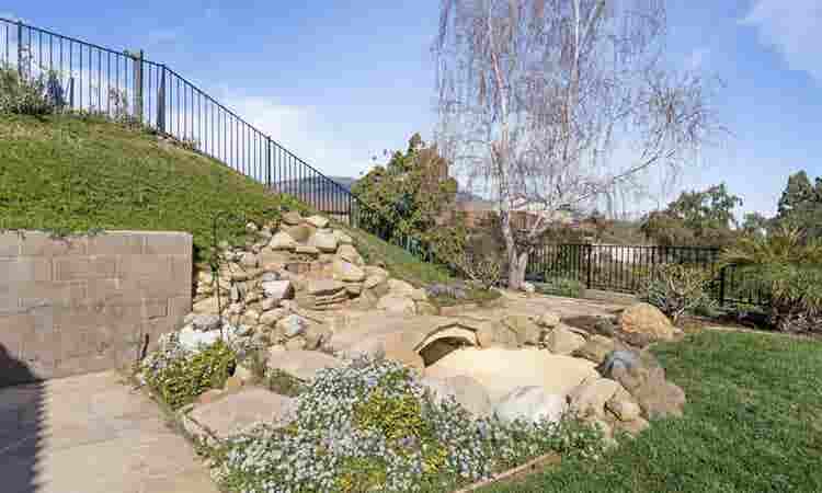 Private Room + Large Balcony