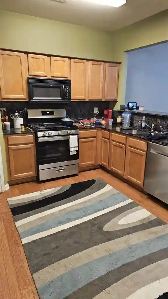 Master suite for rent in townhouse