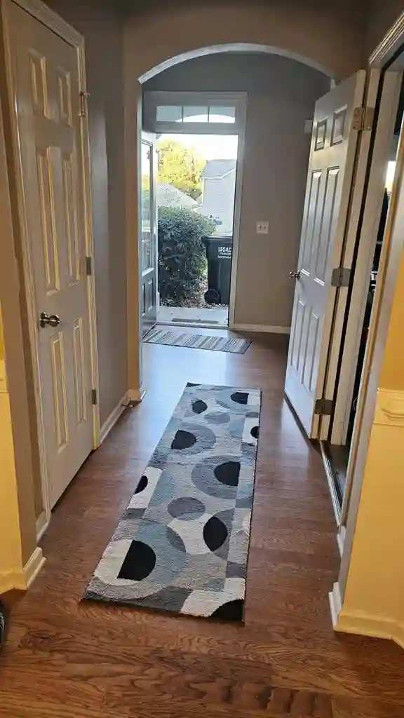 Master suite for rent in townhouse