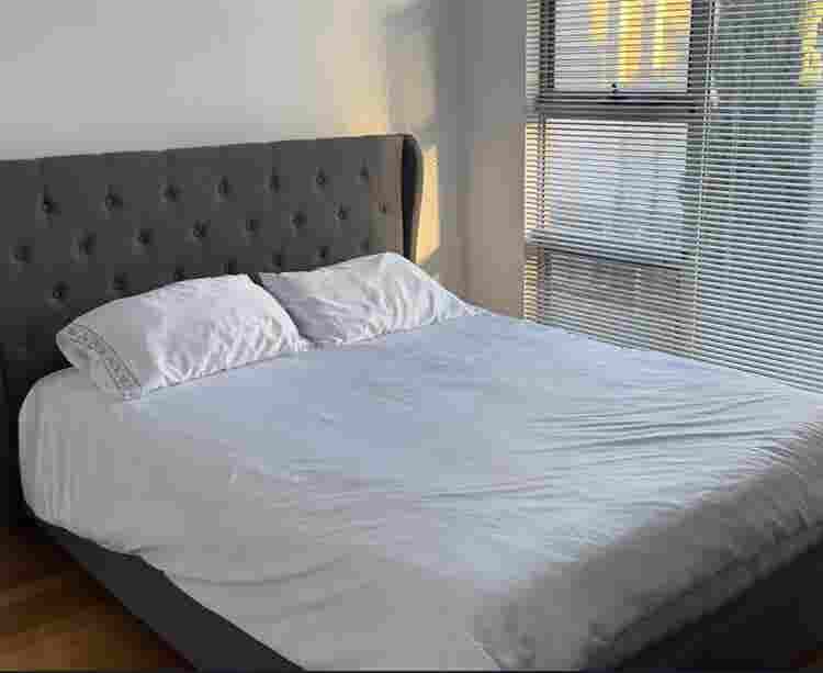 ROOM WITH PRIVATE BATHROOM