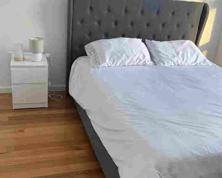 ROOM WITH PRIVATE BATHROOM