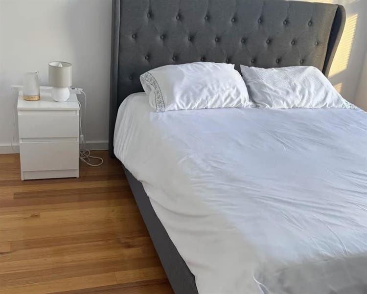 ROOM WITH PRIVATE BATHROOM