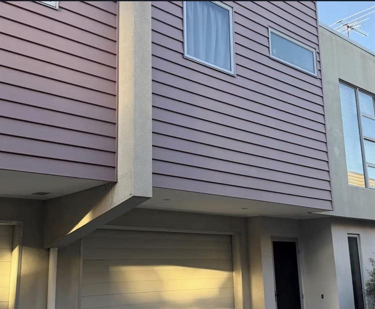 ROOM WITH PRIVATE BATHROOM