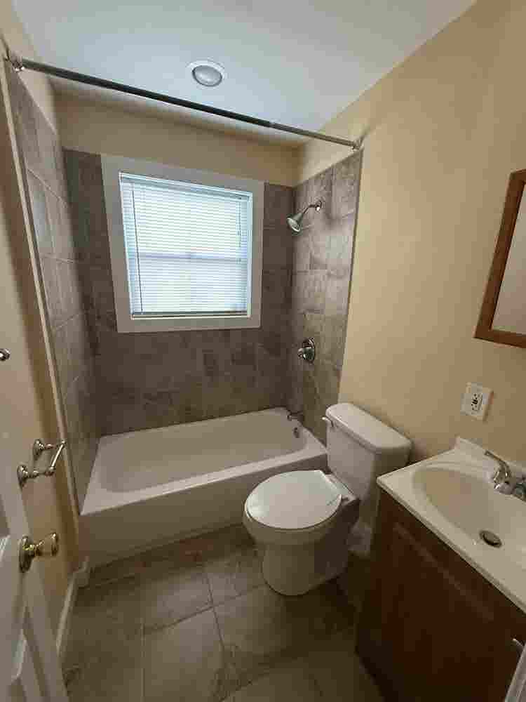Bedroom + bathroom for rent -