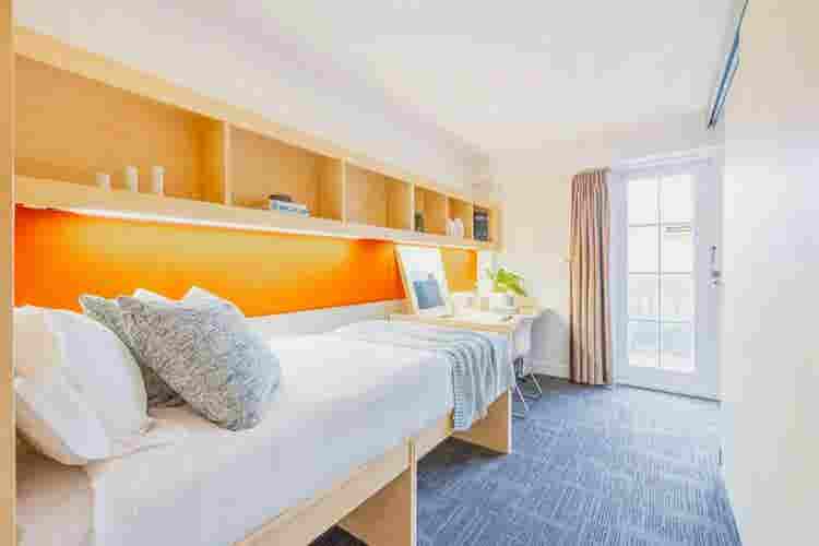 🏠 Melbourne Student Apartment