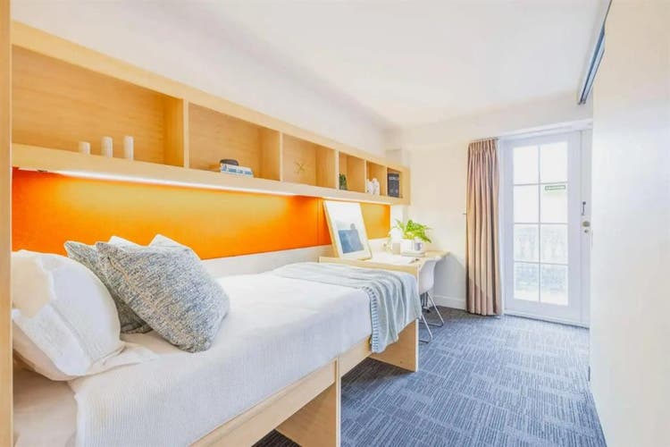 🏠 Melbourne Student Apartment