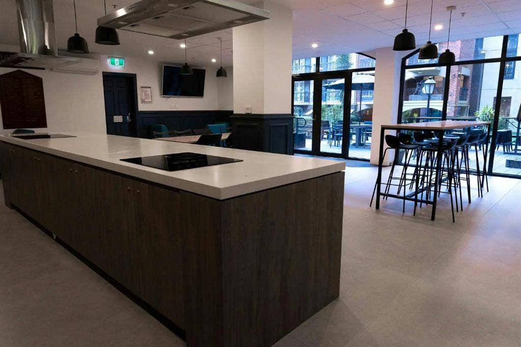 🏠 Melbourne Student Apartment