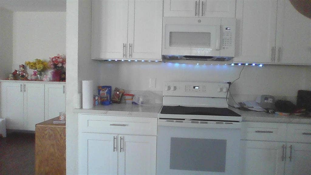 Female roommate wanted