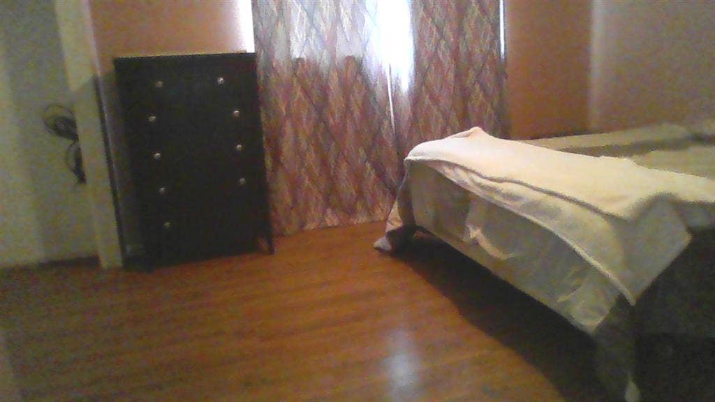 Female roommate wanted